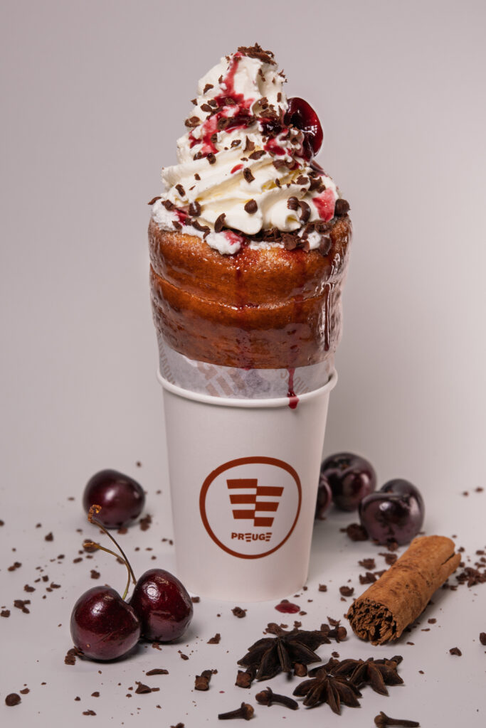 Trdelník Cherry – Preuge Pastelería Eslovaca, Bucaramanga